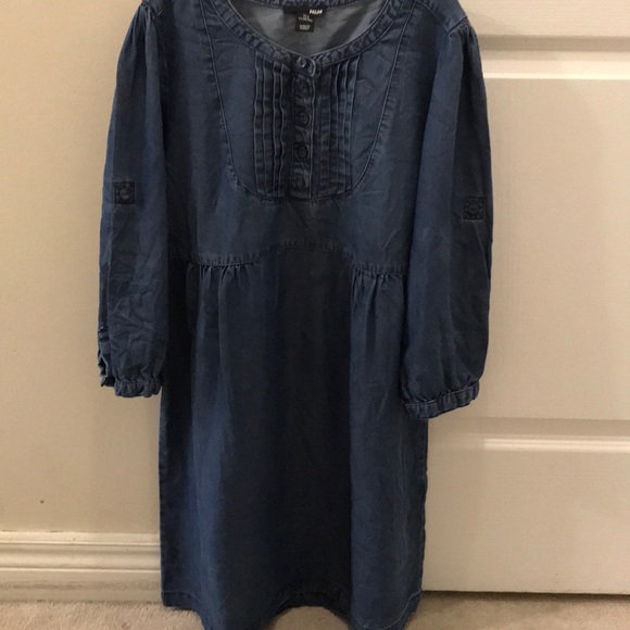 Blue denim top. - Picture 2 of 5